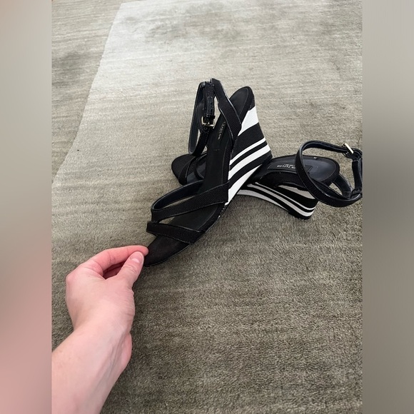 Ann Taylor Strappy Wedge Stripe Heels 7.5 - Picture 1 of 6